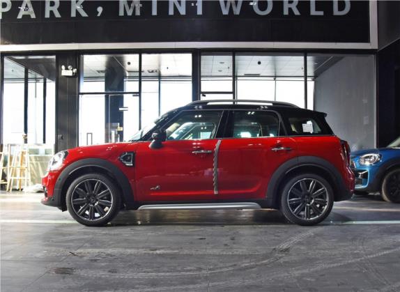 MINI COUNTRYMAN 2018款 2.0T COOPER S ALL4 艺术家 外观   正侧