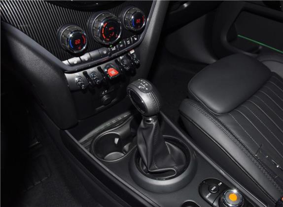 MINI COUNTRYMAN 2018款 2.0T COOPER S ALL4 艺术家 中控类   挡把