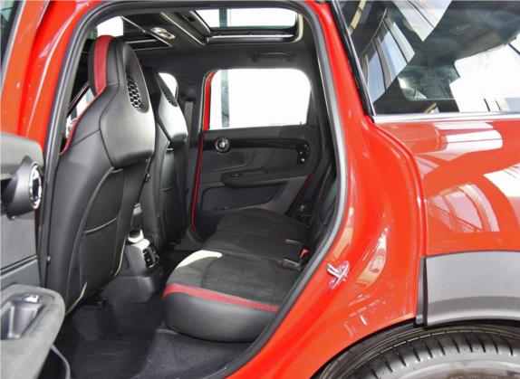MINI COUNTRYMAN 2018款 2.0T COOPER S ALL4 赛车手 车厢座椅   后排空间