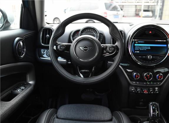 MINI COUNTRYMAN 2019款 1.5T COOPER 艺术家周末旅行版 中控类   驾驶位