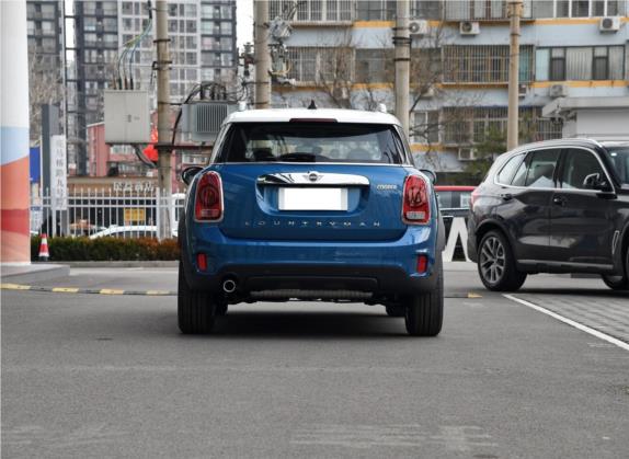 MINI COUNTRYMAN 2019款 1.5T COOPER 艺术家周末旅行版 外观   正后