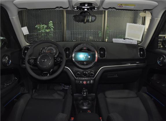 MINI COUNTRYMAN 2019款 1.5T COOPER ALL4 艺术家周末旅行版 中控类   中控全图