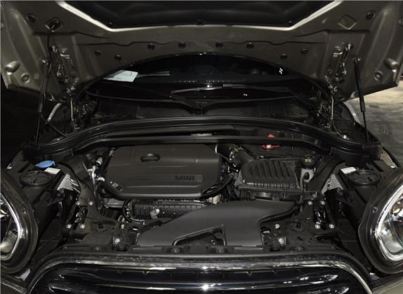 MINI COUNTRYMAN 2019款 1.5T COOPER ALL4 艺术家周末旅行版 其他细节类   发动机舱