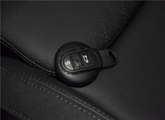 MINI COUNTRYMAN 2019款 1.5T COOPER ALL4 艺术家周末旅行版 其他细节类   钥匙