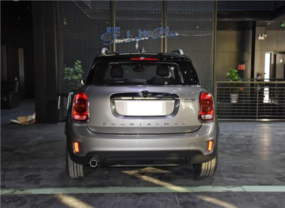 MINI COUNTRYMAN 2019款 1.5T COOPER ALL4 艺术家周末旅行版 外观   正后