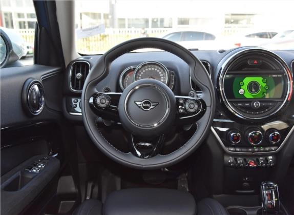 MINI COUNTRYMAN 2019款 2.0T COOPER S ALL4 艺术家 中控类   驾驶位