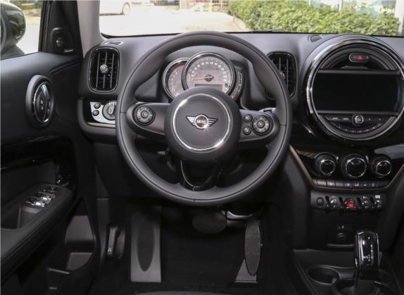 MINI COUNTRYMAN 2020款 2.0T COOPER S 中控类   驾驶位
