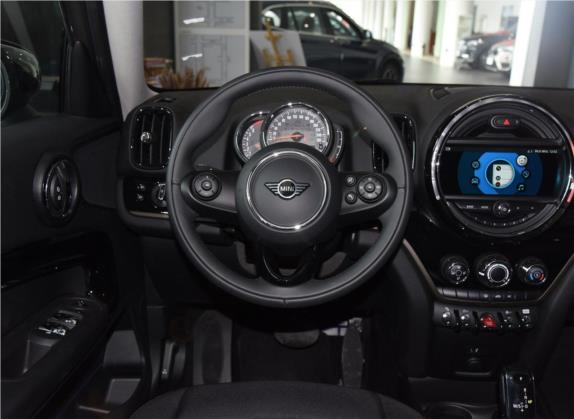 MINI COUNTRYMAN 2020款 1.5T COOPER 中控类   驾驶位