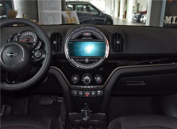 MINI COUNTRYMAN 2020款 1.5T COOPER 中控类   中控台