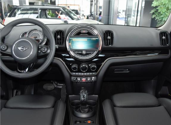 MINI COUNTRYMAN 2020款 1.5T COOPER ALL4 中控类   中控台