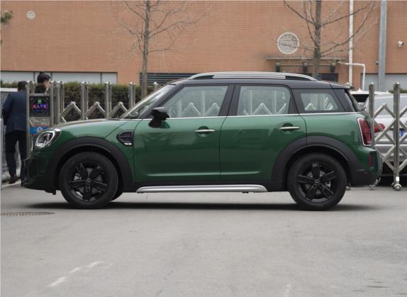 MINI COUNTRYMAN 2021款 1.5T COOPER 外观   正侧