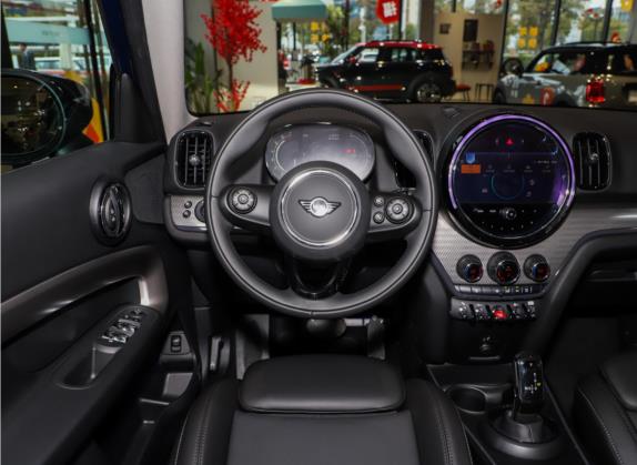 MINI COUNTRYMAN 2021款 1.5T COOPER ALL4 拉古纳蓝限量版 中控类   驾驶位