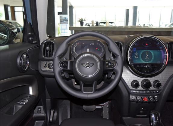 MINI COUNTRYMAN 2022款 2.0T COOPER S ALL4 中控类   驾驶位