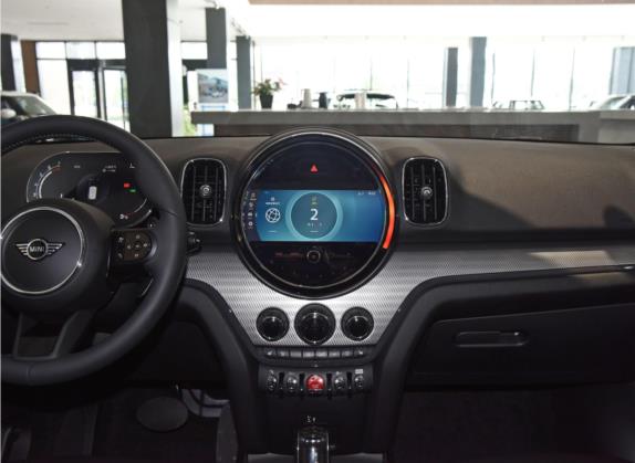 MINI COUNTRYMAN 2022款 2.0T COOPER S ALL4 中控类   中控台