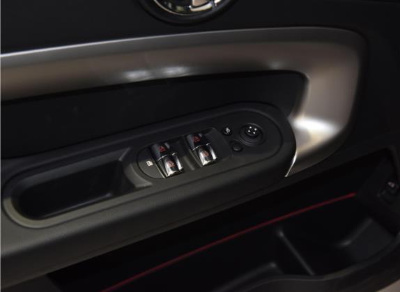 MINI COUNTRYMAN 2022款 2.0T COOPER S ALL4 车厢座椅   门窗控制