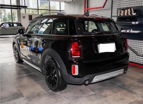 MINI COUNTRYMAN 2022款 2.0T COOPER S 外观   斜后