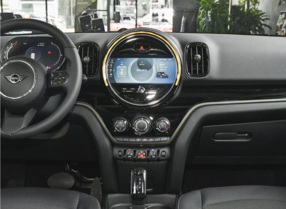 MINI COUNTRYMAN 2022款 1.5T COOPER 中控类   中控台