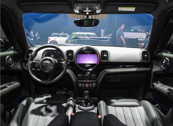 MINI COUNTRYMAN 2022款 2.0T COOPER S ALL4 黑标特别版 中控类   中控全图