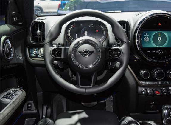 MINI COUNTRYMAN 2022款 2.0T COOPER S ALL4 黑标特别版 中控类   驾驶位