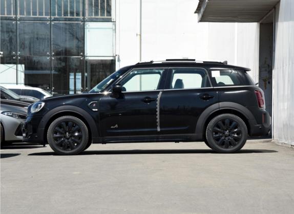 MINI COUNTRYMAN 2022款 2.0T COOPER S ALL4 黑标特别版 外观   正侧