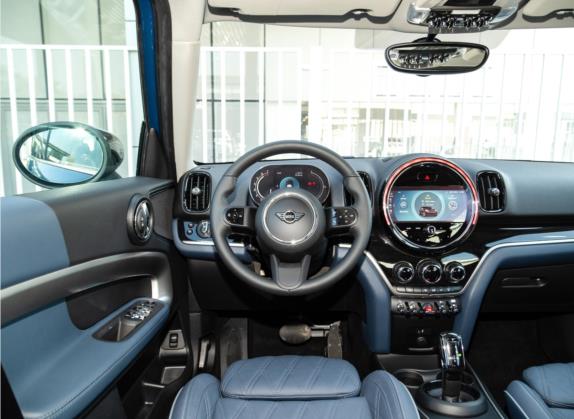 MINI COUNTRYMAN 2022款 改款 1.5T COOPER ALL4 鉴赏家 中控类   驾驶位