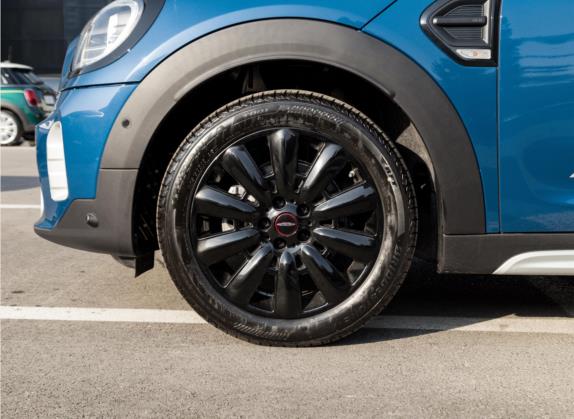 MINI COUNTRYMAN 2022款 改款 1.5T COOPER ALL4 鉴赏家 其他细节类   前轮