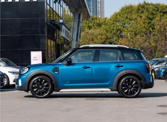 MINI COUNTRYMAN 2022款 改款 1.5T COOPER ALL4 鉴赏家 外观   正侧