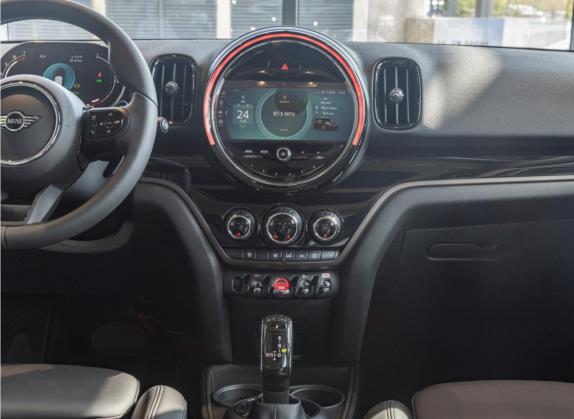 MINI COUNTRYMAN 2022款 改款 2.0T COOPER S ALL4 中控类   中控台