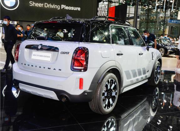 MINI COUNTRYMAN 2022款 2.0T COOPER S ALL4 不羁特别版 外观   斜后