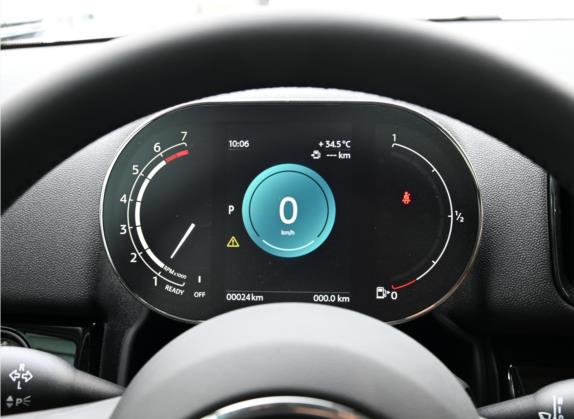 MINI COUNTRYMAN 2023款 1.5T COOPER ALL4 鉴赏家 中控类   仪表盘