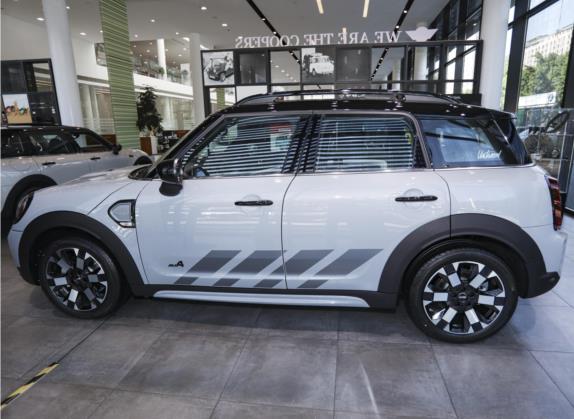 MINI COUNTRYMAN 2023款 1.5T COOPER ALL4 不羁特别版 外观   正侧