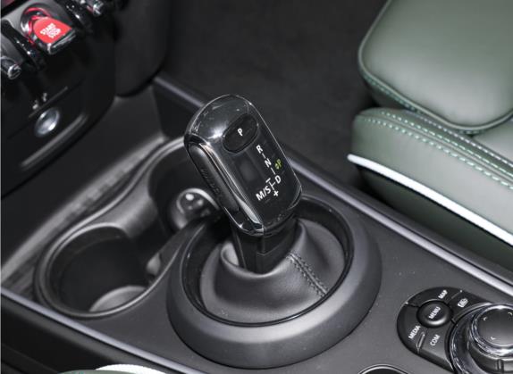 MINI COUNTRYMAN 2023款 1.5T COOPER ALL4 不羁特别版 中控类   挡把