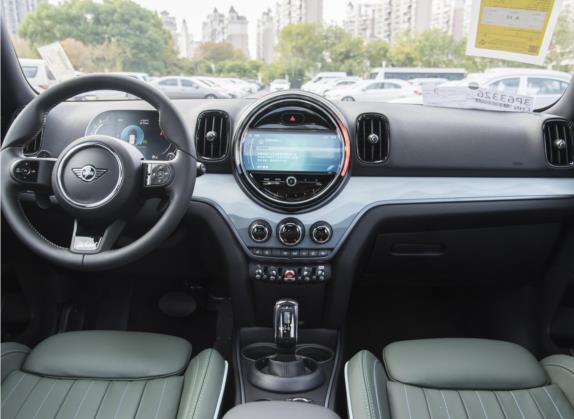 MINI COUNTRYMAN 2023款 2.0T COOPER S ALL4 不羁特别版 中控类   中控台