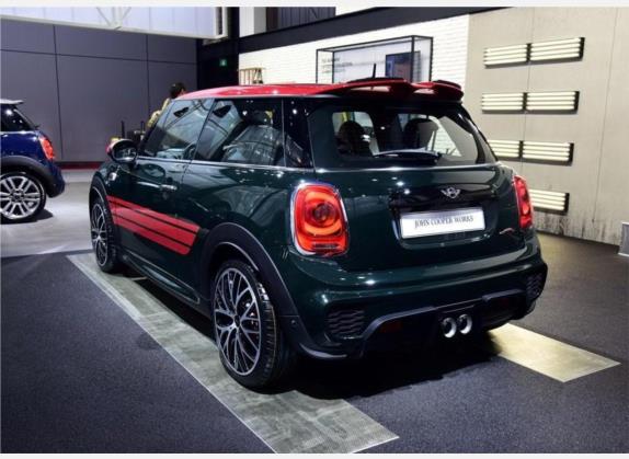 MINI JCW 2017款 2.0T JOHN COOPER WORKS 先锋派 外观   斜后