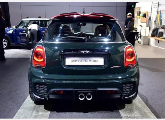 MINI JCW 2017款 2.0T JOHN COOPER WORKS 先锋派 外观   正后