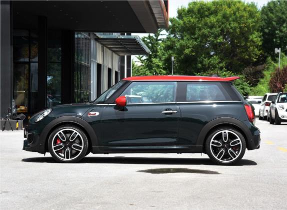 MINI JCW 2018款 2.0T JOHN COOPER WORKS ALL-IN 外观   正侧