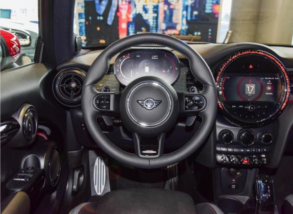 MINI JCW 2022款 2.0T JOHN COOPER WORKS ALL-IN 中控类   驾驶位