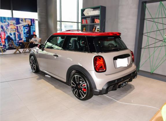 MINI JCW 2022款 2.0T JOHN COOPER WORKS ALL-IN 外观   斜后