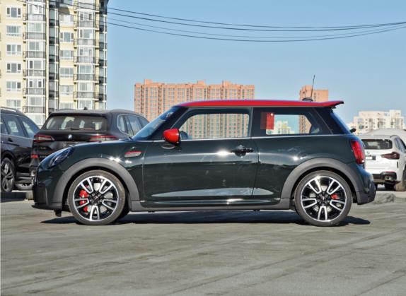 MINI JCW 2023款 改款 2.0T JOHN COOPER WORKS ALL-IN 外观   正侧