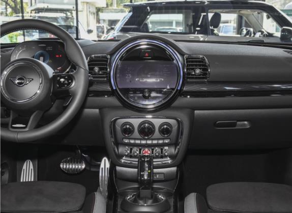 MINI JCW CLUBMAN 2022款 改款 2.0T JOHN COOPER WORKS ALL-IN 中控类   中控台