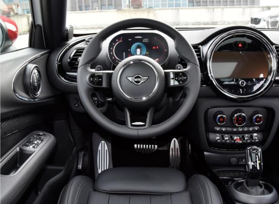 MINI JCW CLUBMAN 2023款 改款 2.0T JOHN COOPER WORKS ALL-IN 中控类   驾驶位