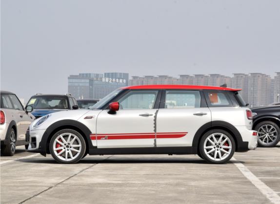 MINI JCW CLUBMAN 2023款 改款 2.0T JOHN COOPER WORKS ALL-IN 外观   正侧