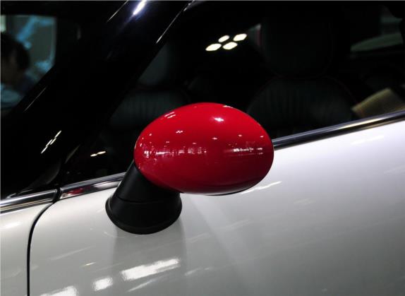 MINI JCW COUPE 2013款 1.6T JOHN COOPER WORKS 外观细节类   外后视镜