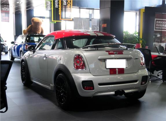 MINI JCW COUPE 2013款 1.6T JOHN COOPER WORKS 外观   斜后