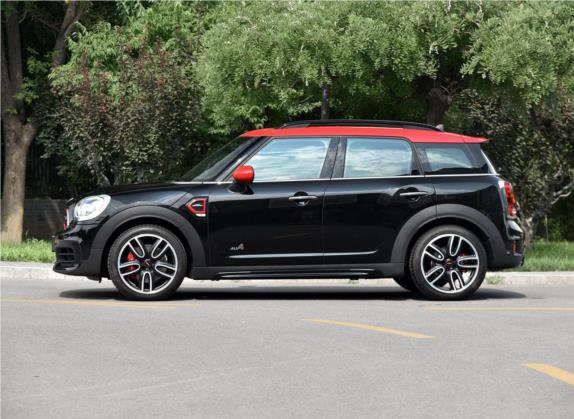 MINI JCW COUNTRYMAN 2017款 2.0T JOHN COOPER WORKS 外观   正侧