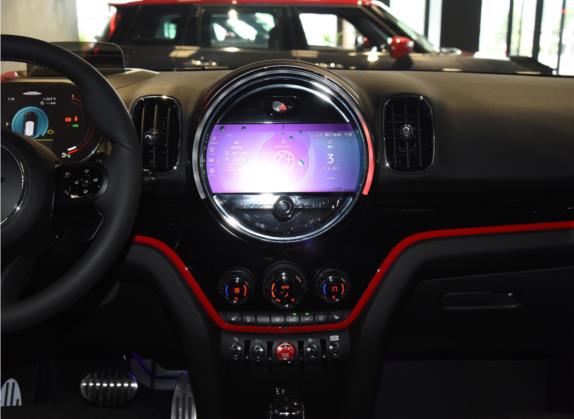 MINI JCW COUNTRYMAN 2022款 2.0T JOHN COOPER WORKS ALL-IN 中控类   中控台