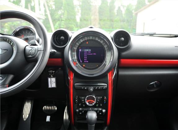 MINI JCW PACEMAN 2013款 1.6T JOHN COOPER WORKS ALL4 中控类   中控台