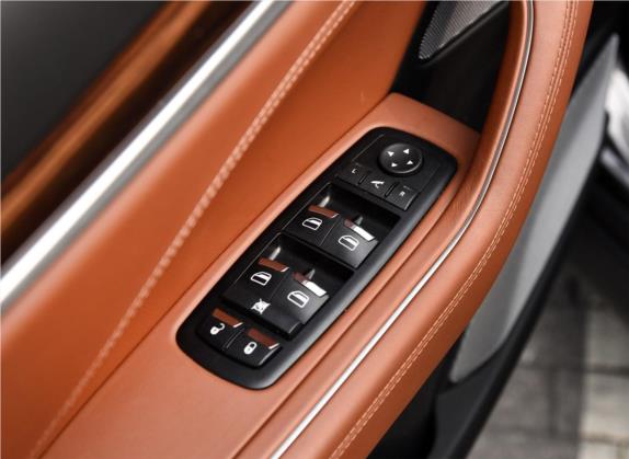 Levante 2016款 3.0T S 标准型 车厢座椅   门窗控制