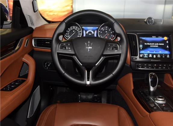 Levante 2016款 3.0T 标准型 中控类   驾驶位