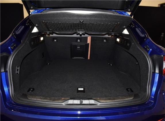 Levante 2016款 3.0T 标准型 车厢座椅   后备厢